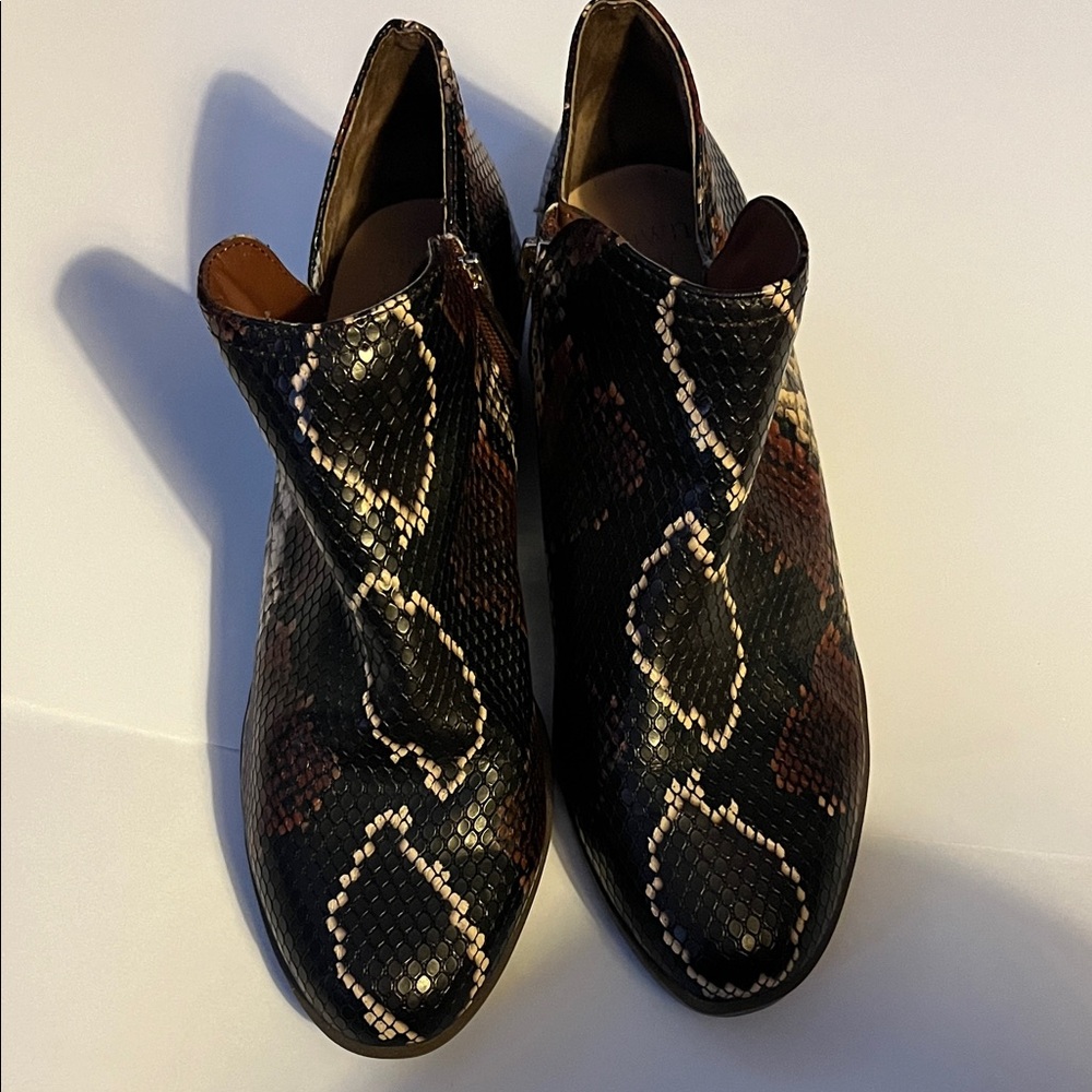 Crown and Ivy ankle Bootie